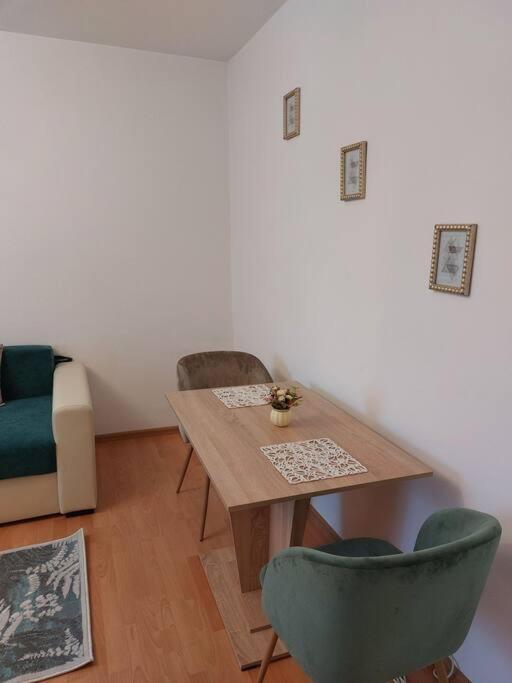 בוקרשט Garsoniera Centrala Renovata מראה חיצוני תמונה